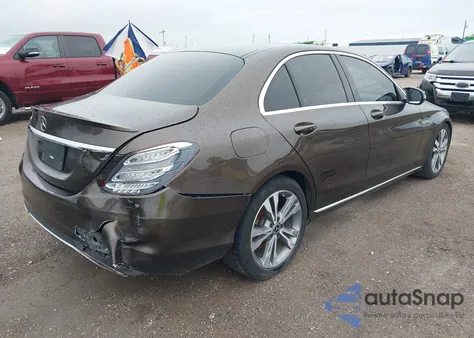 2018 Mercedes-Benz C 300 из США, поврежденный, VIN WDDWF4JBXJR375123